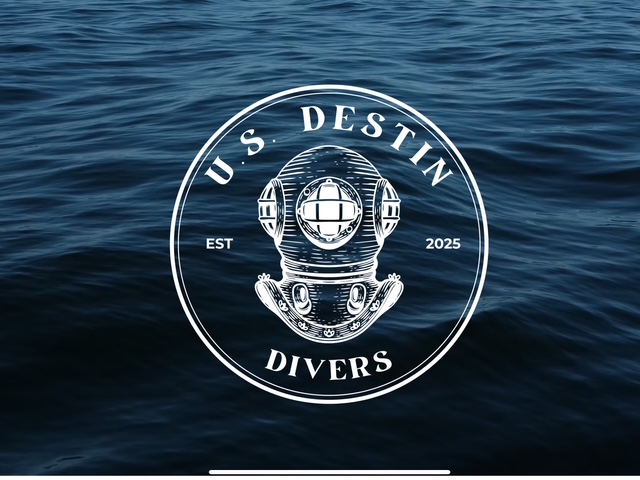 Logo with vintage diving helmet and text